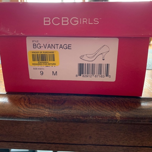 Shoes - Picture 4 of 4